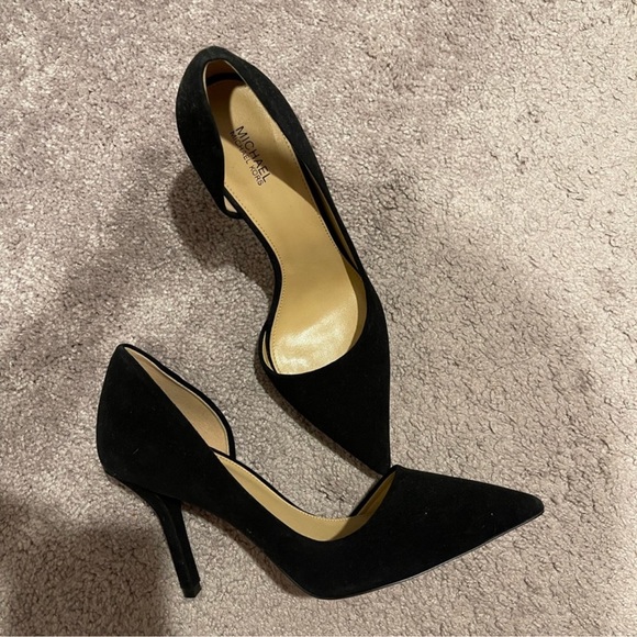 NWOT MICHAEL KORS BLACK SUEDE PUMPS 8.5 - Picture 6 of 9